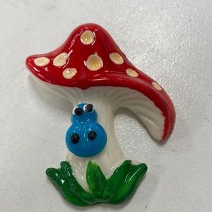 Mushroom magnet